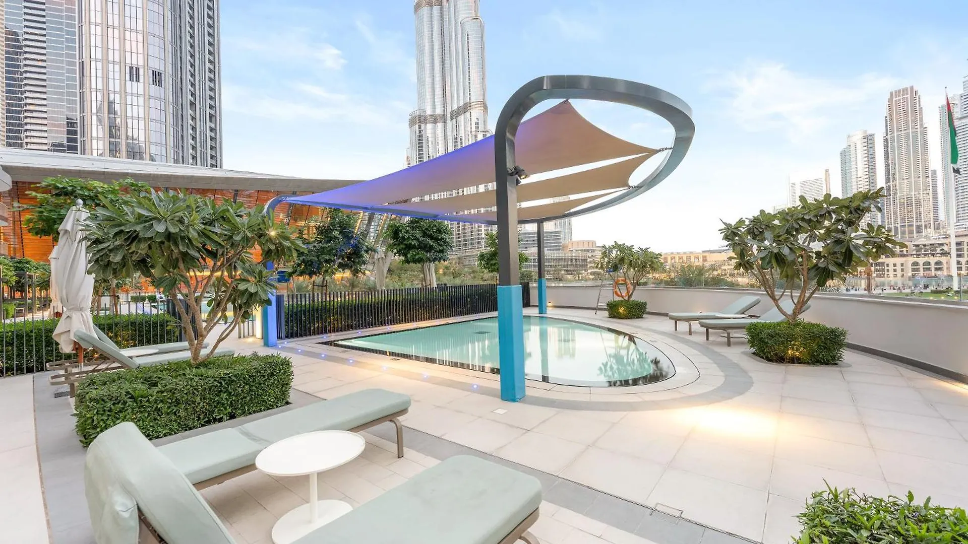 Sml Vacation Homes - Sky High Apartments With Burj Khalifa And Dubai Fountain Views At Grande Signature, Downtown Dubai