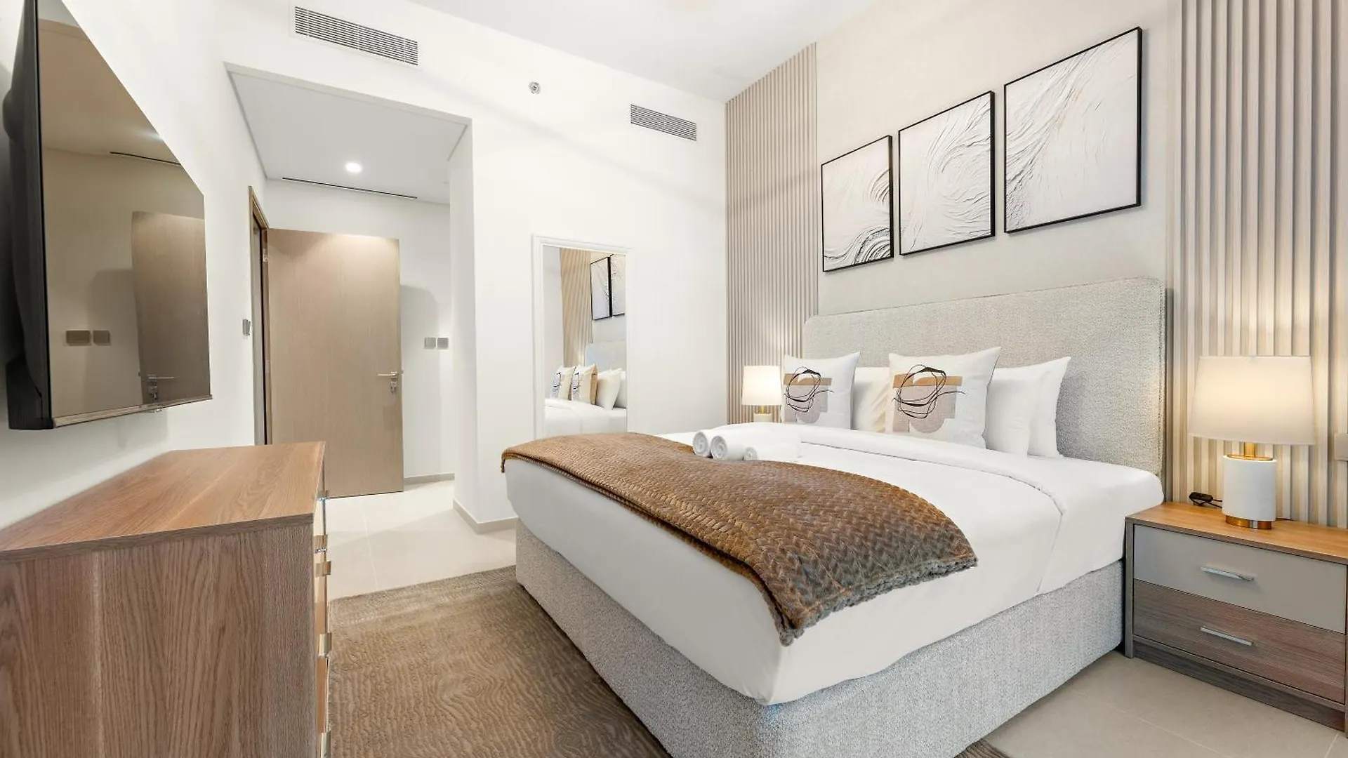Sml Vacation Homes - Sky High Apartments With Burj Khalifa And Dubai Fountain Views At Grande Signature, Downtown Dubai