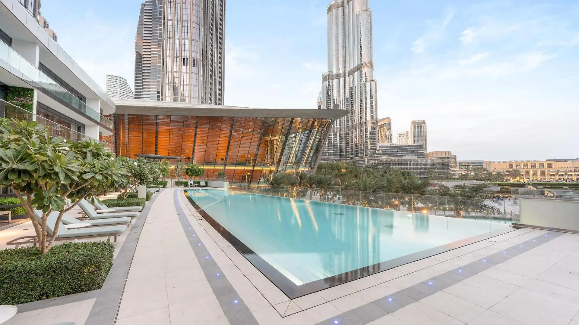 Sml Vacation Homes - Sky High Apartments With Burj Khalifa And Dubai Fountain Views At Grande Signature, Downtown Dubai United Arab Emirates