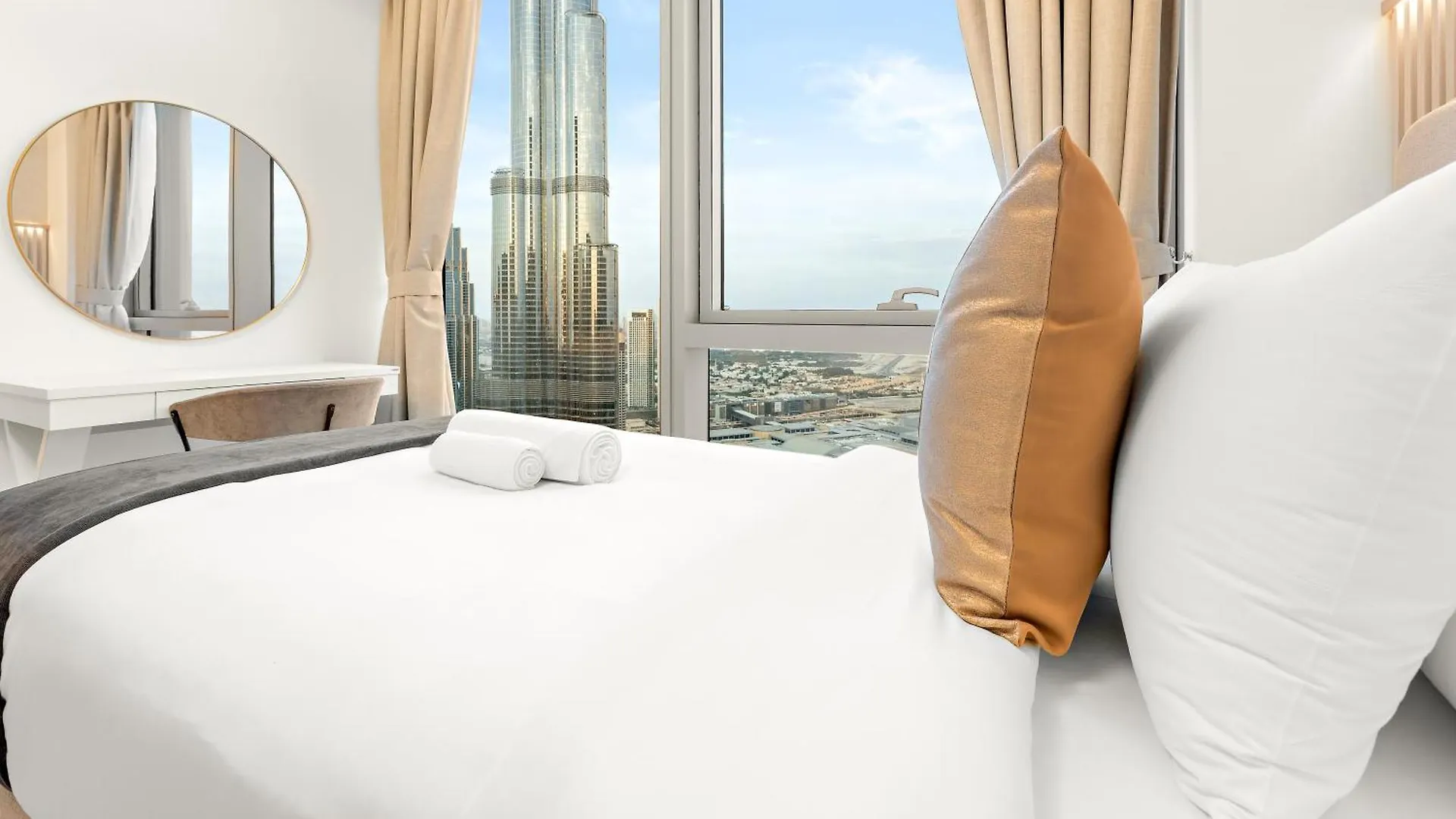 Sml Vacation Homes - Sky High Apartments With Burj Khalifa And Dubai Fountain Views At Grande Signature, Downtown Dubai
