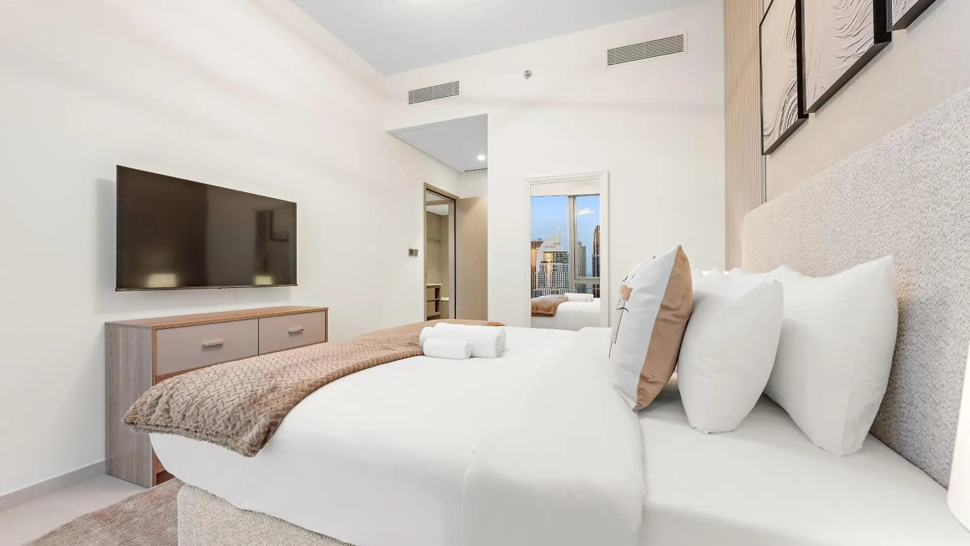 Sml Vacation Homes - Sky High Apartments With Burj Khalifa And Dubai Fountain Views At Grande Signature, Downtown Dubai