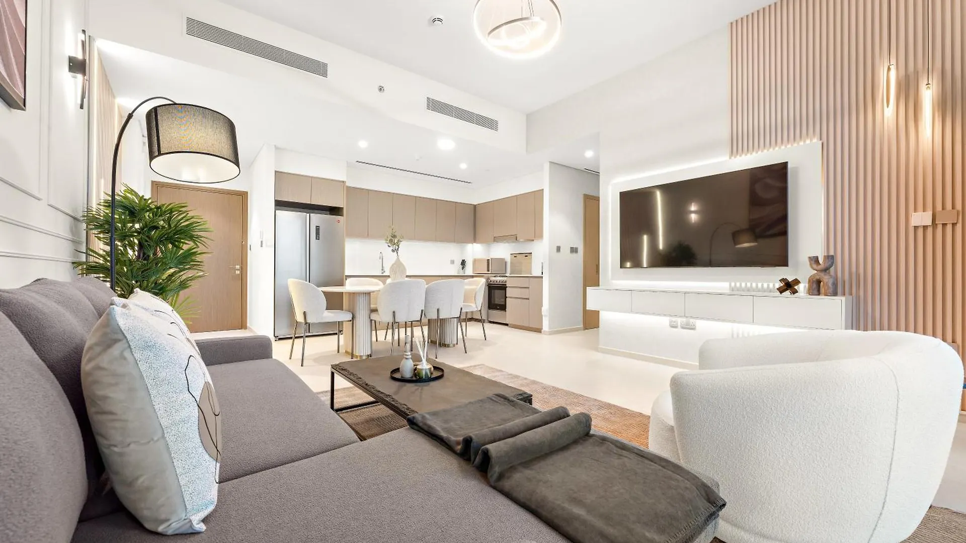 Sml Vacation Homes - Sky High Apartments With Burj Khalifa And Dubai Fountain Views At Grande Signature, Downtown Dubai